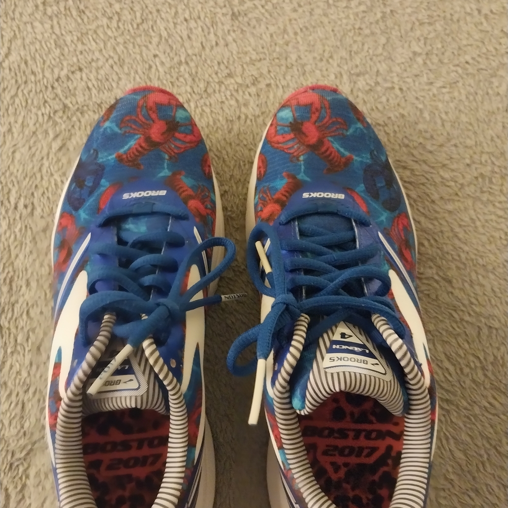 Brooks Running Shoes with Red Lobster Print - Blue - Picture 3 of 5
